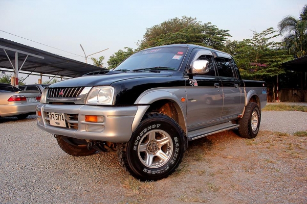 มิตซูสตาด้า แกรนดิส เครื่อง2.8 ปี2000 M/t