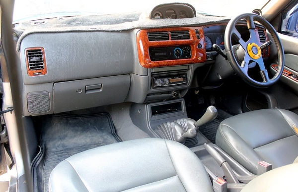 มิตซูสตาด้า แกรนดิส เครื่อง2.8 ปี2000 M/t