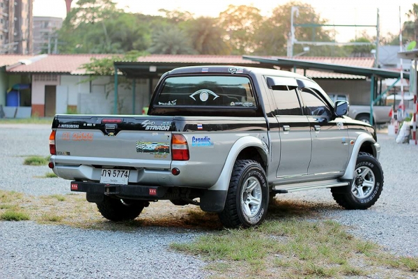 มิตซูสตาด้า แกรนดิส เครื่อง2.8 ปี2000 M/t