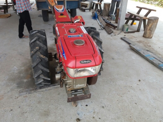 ขายรถไถเดินสวยๆพร้อมใช้คับอุปกรครบ  ตามรูปเลยคับใครหาอยู่รีบเลยคับ