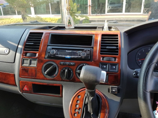 VOLKSWAGEN  ปี 2011  เครื่่อง 6 สูบ 3,200 ชีชี ใช้น้ำมัน+แก๊ส LPG   ราคา 900,000  บาท