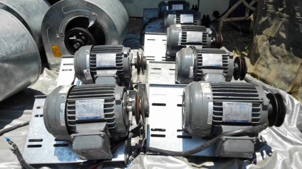 ** เหลือ 2 ชุด!! ** โบวเวอร์ เป่าอากาศ/กลิ่น/ฝุ่น/ลม/ควัน มอเตอร์ TECO 0.75 HP 380V. ของใหม่สแปโรงงานยังไม่เคยใช้งาน!!