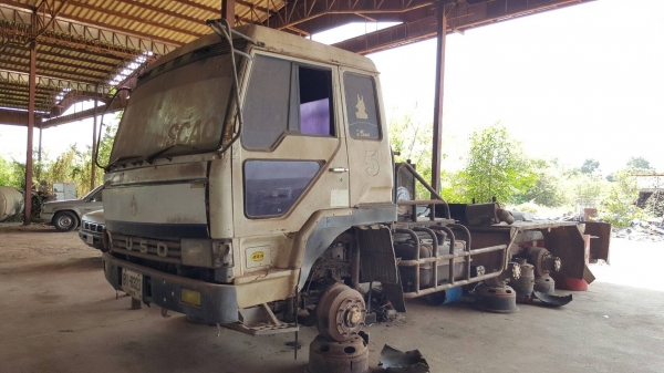 ขายตามสภาพ หัวลาก FUSO เครื่อง 8DC8 300 แรงม้า ไม่มีเกียร์ ไม่มีล้อ เล่มทะเบียนมีครบ ราคาต่อรองได้