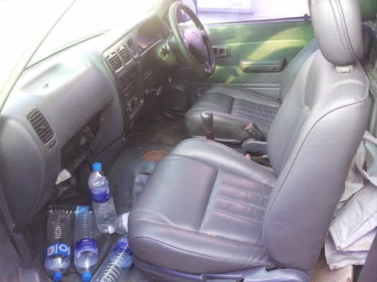 ขาย toyota d4d ปี03 ห้องเย็นสแตนเลส