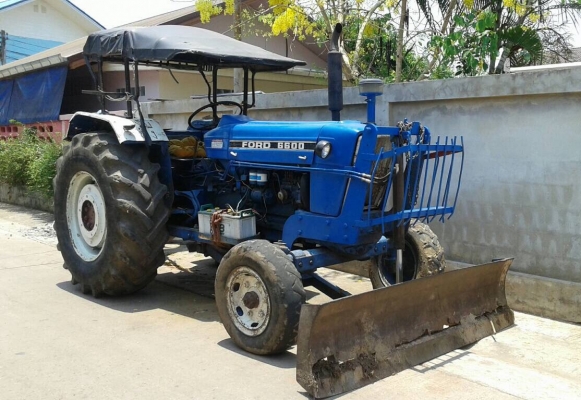 ขาย รถไถ FORD 5500 T5 เอกสารเล่มทะเบียนครบ อุปกรณ์มีผานดันหน้า และผาน 7