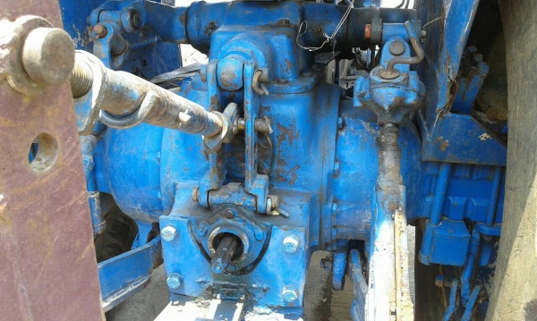 ขาย รถไถ FORD 5500 T5 เอกสารเล่มทะเบียนครบ อุปกรณ์มีผานดันหน้า และผาน 7