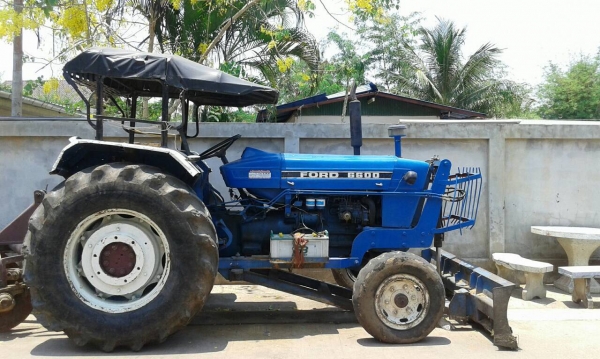 ขาย รถไถ FORD 5500 T5 เอกสารเล่มทะเบียนครบ อุปกรณ์มีผานดันหน้า และผาน 7