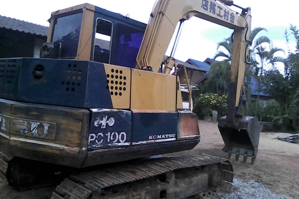 ขาย แบคโฮ KOMATSU PC60-5 สภาพพร้อมใช้งาน เอกสารสัญญาซื้อขาย ราคาต่อรองได้ครับ