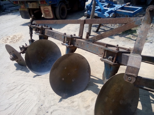 ขายรถไถฟอร์ด 6600 ที 5 เล่มทะเบียนพร้อมต่อรองได้