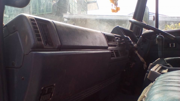 **559,000 บ.ต่อรอง/// 10ล้อเทนเลอร์ ISUZU ROCKY-195 เพลาเดียวท้ายลาดมีหางพับไฮฯ ขน-ย้ายรถเกี่ยวข้าวและแบคโฮ PC120 ได้ เครื่อง/เกียร์ แน่น ช่วงล่างใหญ่ คัสซีสวย หางสวย แข็งแรง ยาง10เส้น สภาพ65\% พร้อมใช้งาน เอกสารเล่มฯ ครบ **ขาย ISUZU ROCKY-195HP 10ล้อ1เพลา