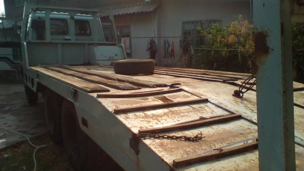 **559,000 บ.ต่อรอง/// 10ล้อเทนเลอร์ ISUZU ROCKY-195 เพลาเดียวท้ายลาดมีหางพับไฮฯ ขน-ย้ายรถเกี่ยวข้าวและแบคโฮ PC120 ได้ เครื่อง/เกียร์ แน่น ช่วงล่างใหญ่ คัสซีสวย หางสวย แข็งแรง ยาง10เส้น สภาพ65\% พร้อมใช้งาน เอกสารเล่มฯ ครบ **ขาย ISUZU ROCKY-195HP 10ล้อ1เพลา