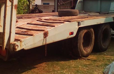 **559,000 บ.ต่อรอง/// 10ล้อเทนเลอร์ ISUZU ROCKY-195 เพลาเดียวท้ายลาดมีหางพับไฮฯ ขน-ย้ายรถเกี่ยวข้าวและแบคโฮ PC120 ได้ เครื่อง/เกียร์ แน่น ช่วงล่างใหญ่ คัสซีสวย หางสวย แข็งแรง ยาง10เส้น สภาพ65\% พร้อมใช้งาน เอกสารเล่มฯ ครบ **ขาย ISUZU ROCKY-195HP 10ล้อ1เพลา