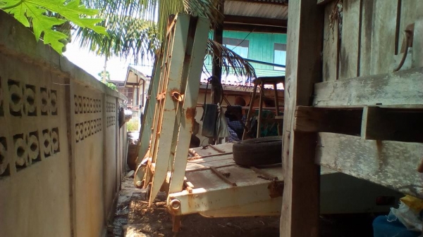 **559,000 บ.ต่อรอง/// 10ล้อเทนเลอร์ ISUZU ROCKY-195 เพลาเดียวท้ายลาดมีหางพับไฮฯ ขน-ย้ายรถเกี่ยวข้าวและแบคโฮ PC120 ได้ เครื่อง/เกียร์ แน่น ช่วงล่างใหญ่ คัสซีสวย หางสวย แข็งแรง ยาง10เส้น สภาพ65\% พร้อมใช้งาน เอกสารเล่มฯ ครบ **ขาย ISUZU ROCKY-195HP 10ล้อ1เพลา