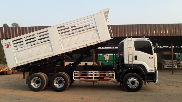 ขาย ISUZU 360  แม่ลูก ปี56  รถสวยใช้น้อยราคาต่อลองได้ครับ จัดแนนซ์ได้ 2,400,000-2,500,000อยู่ที่เคดิส