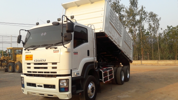 ขาย ISUZU 360  แม่ลูก ปี56  รถสวยใช้น้อยราคาต่อลองได้ครับ จัดแนนซ์ได้ 2,400,000-2,500,000อยู่ที่เคดิส