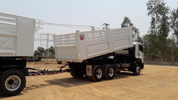 ขาย ISUZU 360  แม่ลูก ปี56  รถสวยใช้น้อยราคาต่อลองได้ครับ จัดแนนซ์ได้ 2,400,000-2,500,000อยู่ที่เคดิส