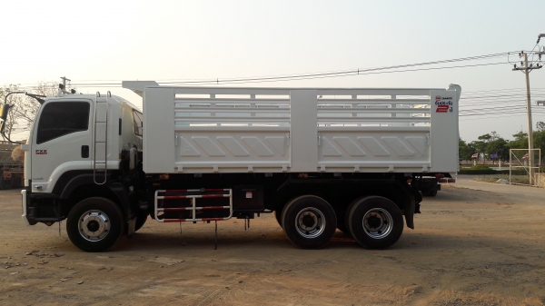 ขาย ISUZU 360  แม่ลูก ปี56  รถสวยใช้น้อยราคาต่อลองได้ครับ จัดแนนซ์ได้ 2,400,000-2,500,000อยู่ที่เคดิส