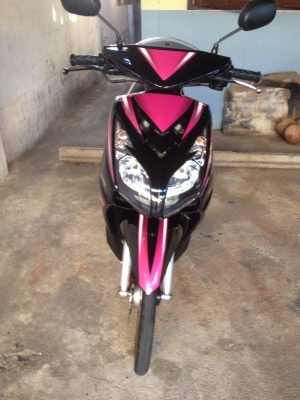 ขายyamaha MIO ไฟสองตาแท้  ปี52 สีชมพู ดำ เครืองเดิมวิ่งน้อย ล้อDID1'20ยางป้ายเหลือง จานแต่ง โช็คหลังโชว่า ชุดสีสวย ทะเบียนพร้อมโอน รถบ้านมือเดียวแท้ๆกทม รถสภาพดี ราคา14000บาท โทร0924462525โส กทม