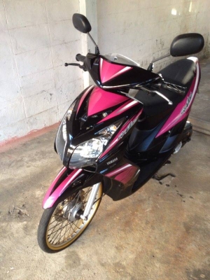 ขายyamaha MIO ไฟสองตาแท้  ปี52 สีชมพู ดำ เครืองเดิมวิ่งน้อย ล้อDID1'20ยางป้ายเหลือง จานแต่ง โช็คหลังโชว่า ชุดสีสวย ทะเบียนพร้อมโอน รถบ้านมือเดียวแท้ๆกทม รถสภาพดี ราคา14000บาท โทร0924462525โส กทม
