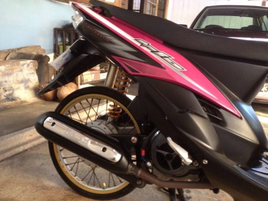 ขายyamaha MIO ไฟสองตาแท้  ปี52 สีชมพู ดำ เครืองเดิมวิ่งน้อย ล้อDID1'20ยางป้ายเหลือง จานแต่ง โช็คหลังโชว่า ชุดสีสวย ทะเบียนพร้อมโอน รถบ้านมือเดียวแท้ๆกทม รถสภาพดี ราคา14000บาท โทร0924462525โส กทม