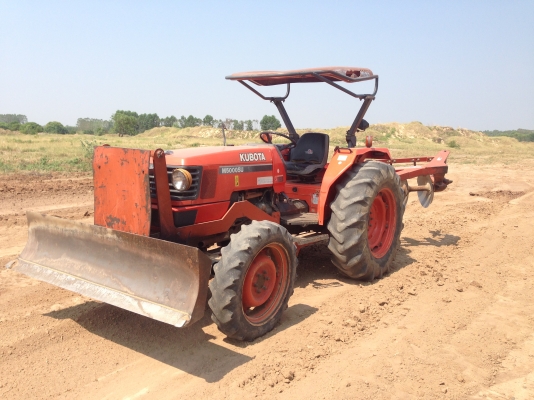 ขายรถไถ KUBOTA M5000 เครื่องดี สภาพสวยเดิมๆ ( ราคา 298,000 บาท ) (มีภาพวีดีโอ) พร้อมอุปกรณ์ 2 รายการ