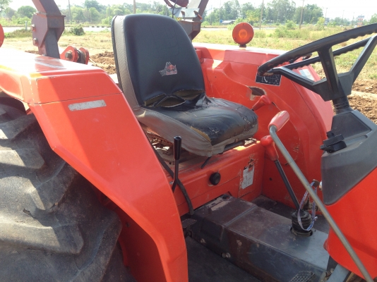 ขายรถไถ KUBOTA M5000 เครื่องดี สภาพสวยเดิมๆ ( ราคา 298,000 บาท ) (มีภาพวีดีโอ) พร้อมอุปกรณ์ 2 รายการ