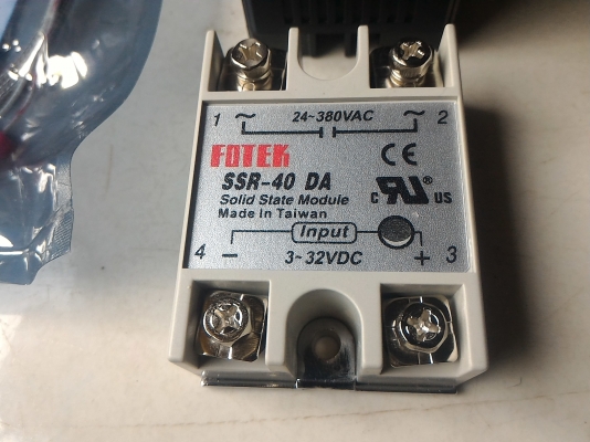 เครื่องวัดและควบคุมอุณหภูมิญี่ปุน พร้อมหัววัดและชุดรีเลย์ควมคุมฮีทเตอร์