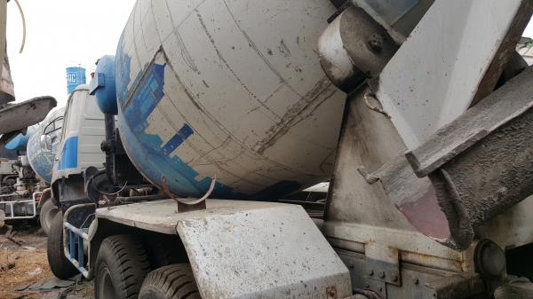 NISSAN UD CW41M รถมิกปูนโม่ตรง 6 คิวพร้อมใช้ราคาถูกๆ