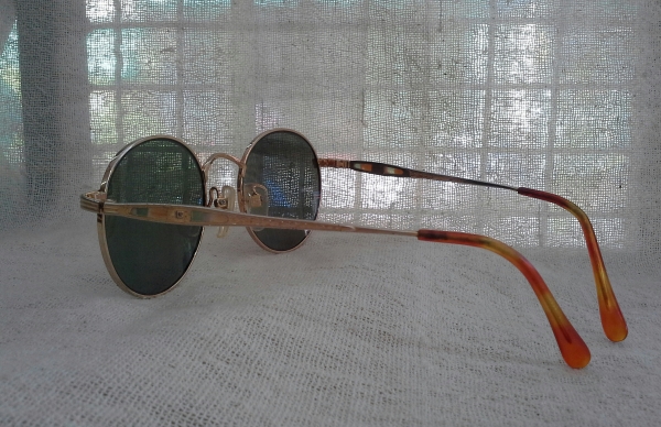 แว่นตาวินเทจ 'หยดน้ำ จอห์น เลนนอน'  Guy Laroche Humor made in France