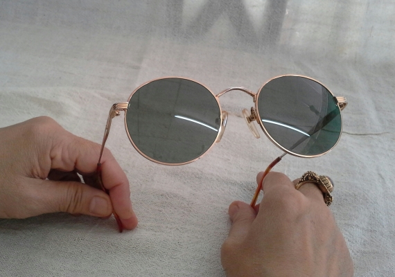 แว่นตาวินเทจ 'หยดน้ำ จอห์น เลนนอน'  Guy Laroche Humor made in France