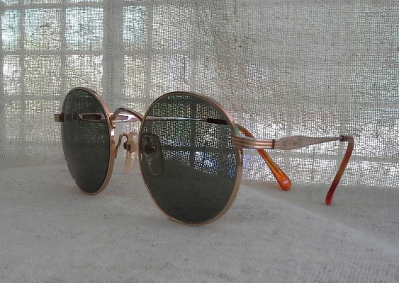 แว่นตาวินเทจ 'หยดน้ำ จอห์น เลนนอน'  Guy Laroche Humor made in France