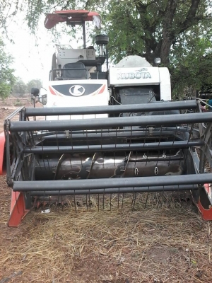 รถเกี่ยวข้าวDC-70 รถเกี่ยวข้าวDC-70