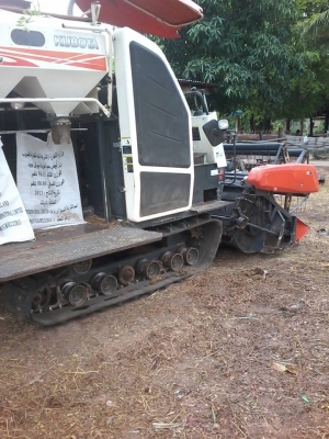 รถเกี่ยวข้าวDC-70 รถเกี่ยวข้าวDC-70