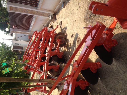 ==>ผานบุกเบิกตราช้าง ผานยกร่อง ผานขุดมัน.ราคาถูกๆครับ ==>ผานบุกเบิกตราช้าง ผานยกร่อง ผานขุดมัน.ราคาถูกๆครับ