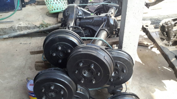 ขายเฟืองท้ายรถกะบะ  เส้นละ6500บาท มีทุกรุ่น