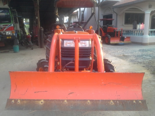 ขอทำงานตัวเอวก่อนครับ ขาย L4508 ดันหน้า ตราช้างคานบนใหม่  ฝานพรวน 22 &times; 6 ใหม่