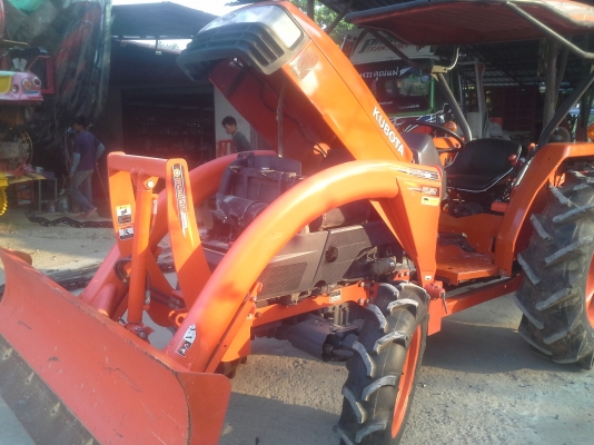 ขอทำงานตัวเอวก่อนครับ ขาย L4508 ดันหน้า ตราช้างคานบนใหม่  ฝานพรวน 22 &times; 6 ใหม่