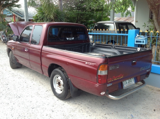 มาสด้าไฟเตอร์แค็ป ปี 2002 เครื่อง 2500 กระจกไฟฟ้า พวงมาลัยเพาเวอร์