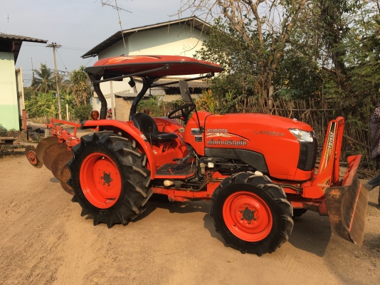 ขายรถไถคูโบค้า L4708SP โฟวินมีไบมีดผานบุกเบิกทะเบียนพร้อมราคา398000บาทสนใจโทร0813655997อำพรพาเจริญ รถอยู่วังบัว อ คลองขลุง จ กำแพงเพชร