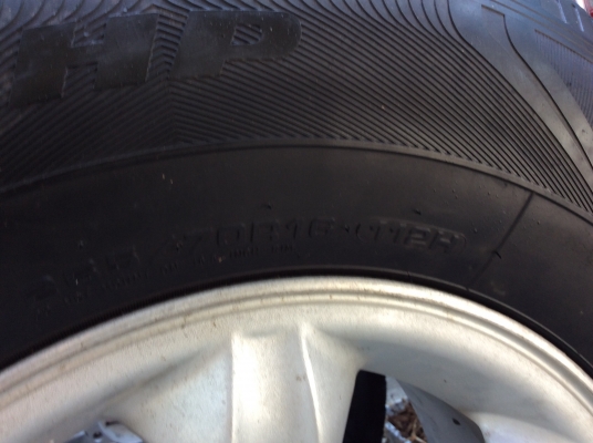 ขายล้อ ISUZU เล็บเหยี่ยวแท้ ขอบ16 พร้อมยางสภาพสวยๆ