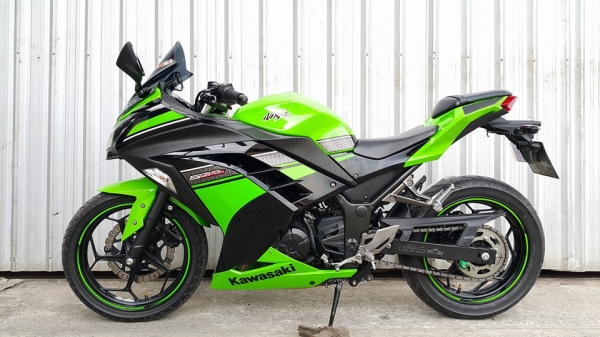 Ninja250 วิ่งน้อย ภนอมมาก ปี 2013 สภาพสวยมากๆ ไม่ล้มชนแปะ ไม่แพง ราคาต่อรองได้