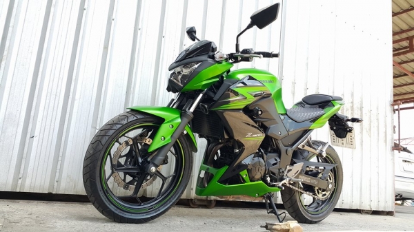 Z300 วิ่งแค่ 1000 กิโลไมล์แท้ๆ ปี 2015 ใช้น้อยสภาพมือ1 ราคาไม่แพง ต่อรองได้ครับ