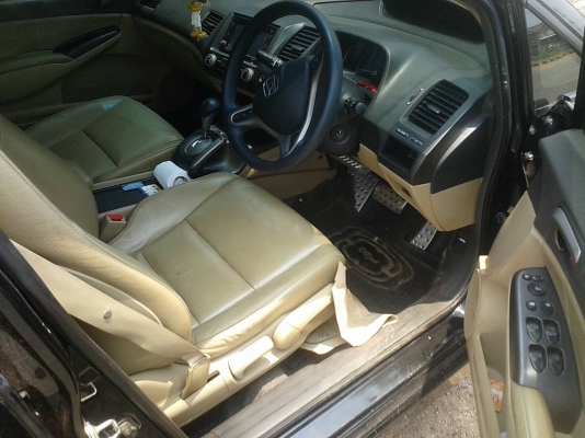 Honda civic 1.8ivitec ปี2019 เกียรออโต้ เบาะหนัง เล่มพร้อมโอน