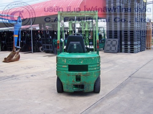 ขายรถ โฟล์คลิฟท์ TOYOTA รุ่น 5FD15