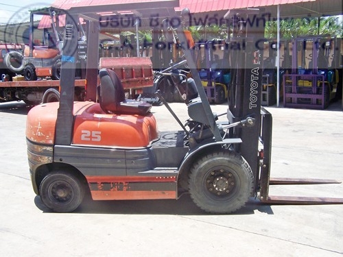 ขายรถ โฟล์คลิฟท์ TOYOTA รุ่น 6FD25