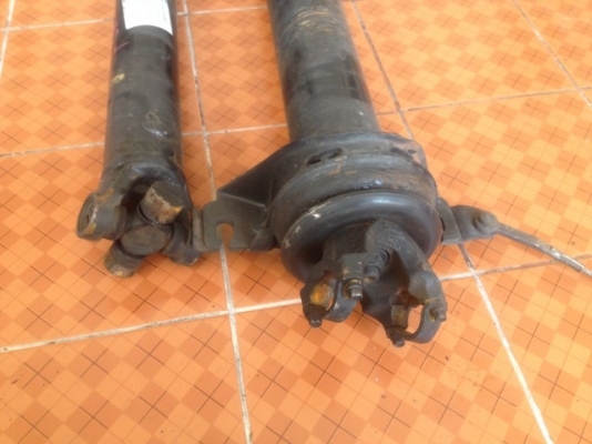 เพลากลางทั้งเส้น FORD ESCAPE เก่าญี่ปุ่นเเท้สภาพดี