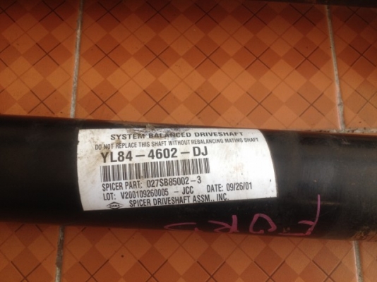 เพลากลางทั้งเส้น FORD ESCAPE เก่าญี่ปุ่นเเท้สภาพดี