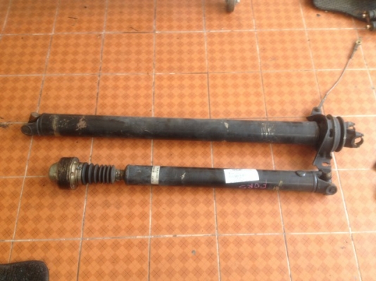 เพลากลางทั้งเส้น FORD ESCAPE เก่าญี่ปุ่นเเท้สภาพดี