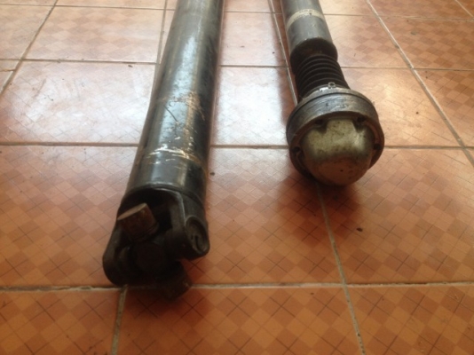 เพลากลางทั้งเส้น FORD ESCAPE เก่าญี่ปุ่นเเท้สภาพดี