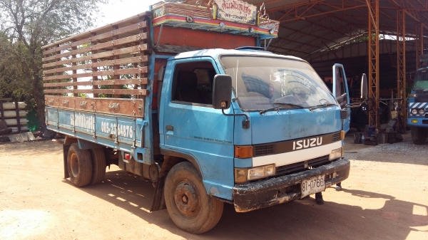 ขายด่วน6ล้อ115 ISUZU รถห้างวางเครื่อง120 Fหน้า Fหลังพร้อมใช้เอกสารพร้อม